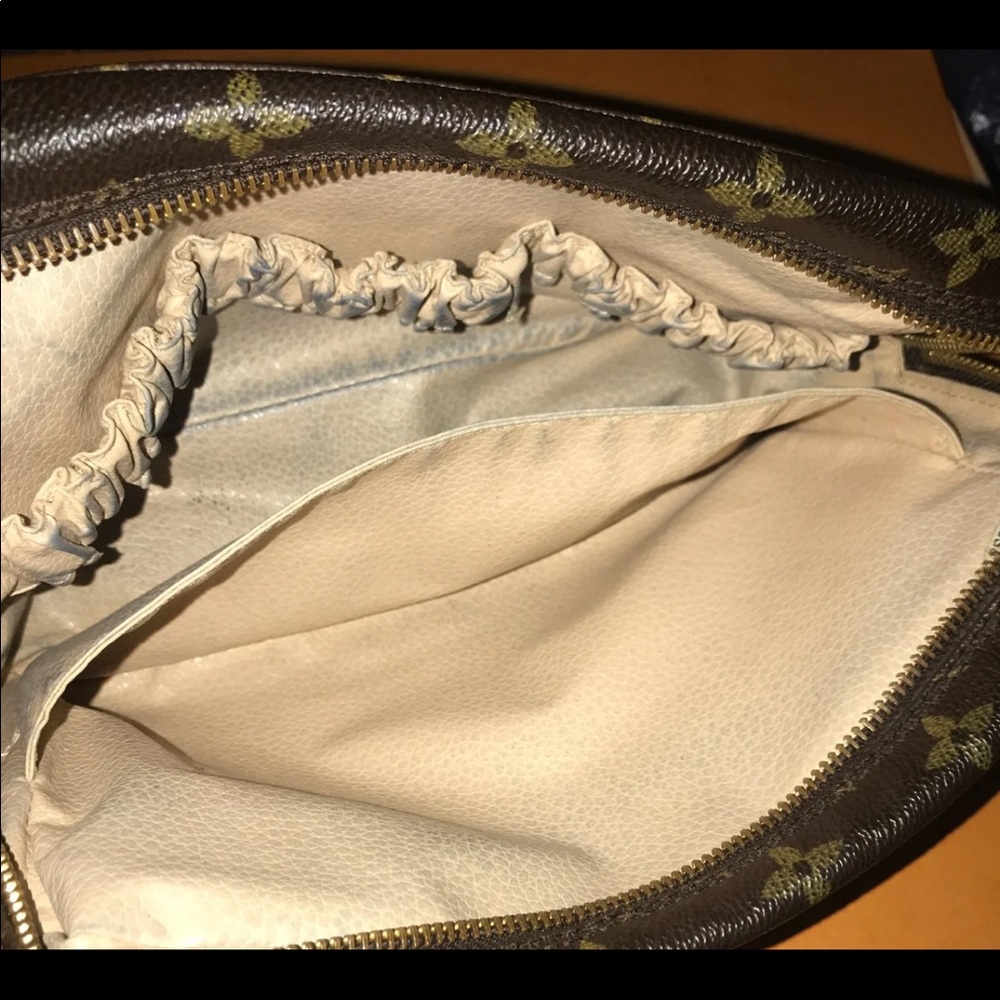 ❌ SOLD ❌ Authentic Louis Vuitton Monogram Toilette 23 - Picture 9 of 13